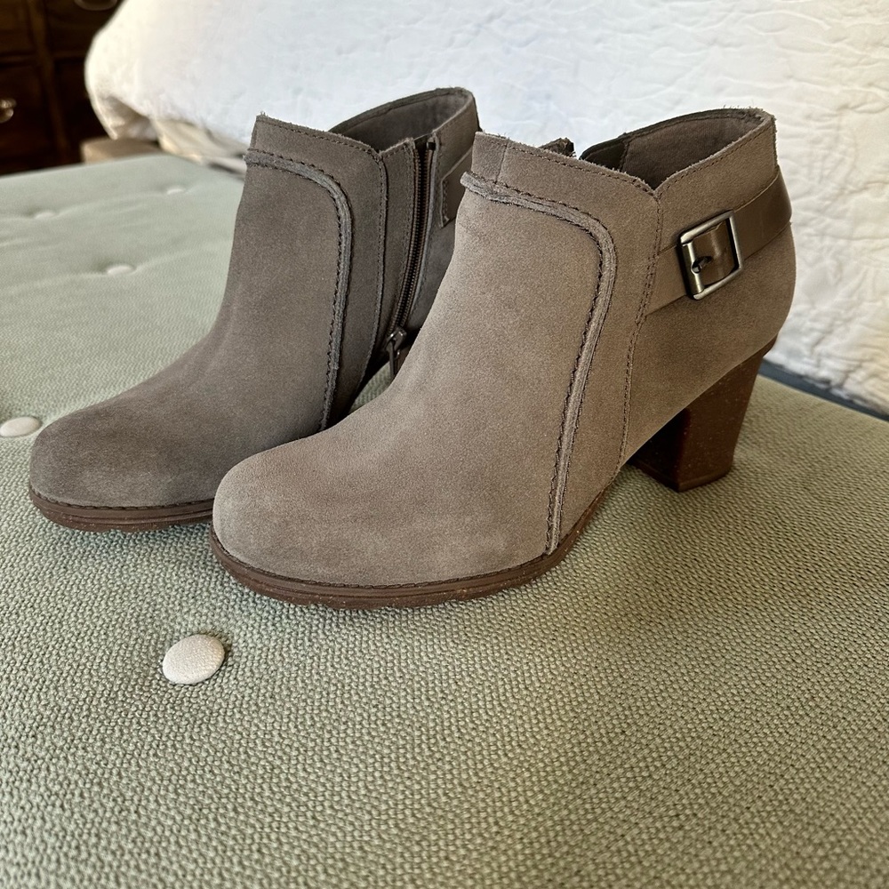 Block heel boots